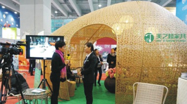我司以制造休閑家具主要藤制家具為主，對(duì)比了幾家后，選擇與中擂公司合作，策劃團(tuán)隊(duì)提出了美家、美院、美之滕的定位，讓我們美之滕產(chǎn)品有了清晰的市場(chǎng)定位，期待與中擂公司一起成長(zhǎng)。